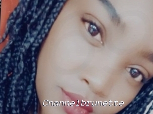 Channelbrunette