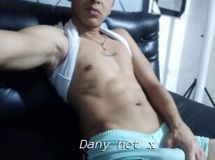 Dany_hot_x