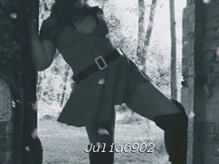 Julia6902
