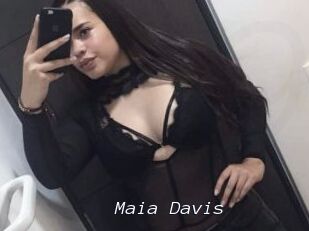 Maia_Davis