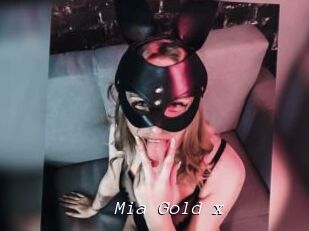 Mia_Gold_x