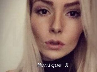 Monique_X