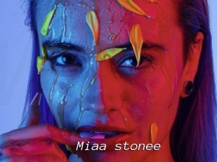 Miaa_stonee