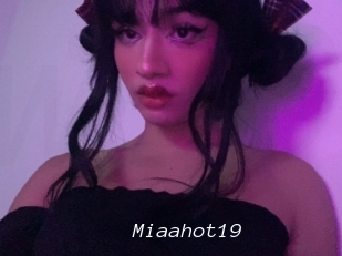 Miaahot19