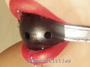 Sassandtitties